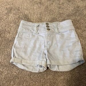 Cute light washed Cole‘s little girls Jean shorts
